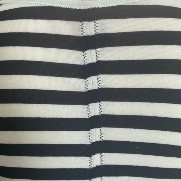 Unique long tee. - Picture 5 of 5